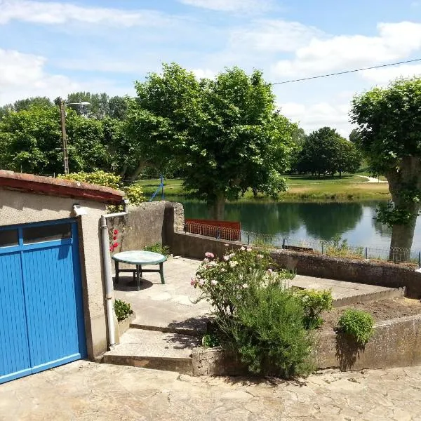 Le Gîte du Port: Pélussin şehrinde bir otel