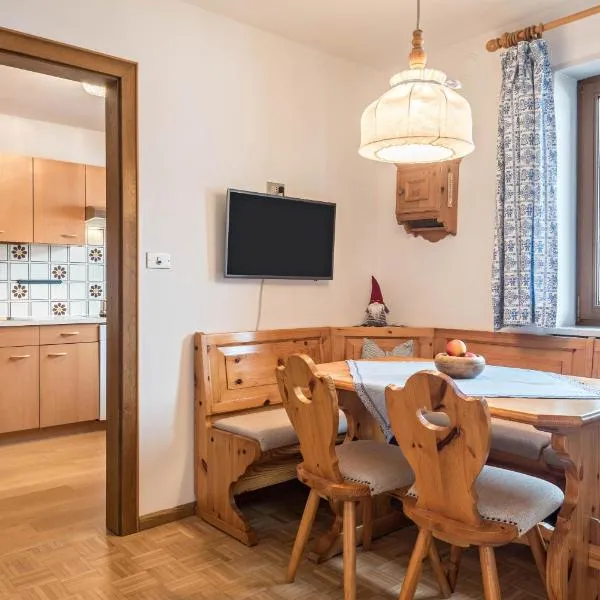 Casa Rustica App Saslonch, hotel v destinaci Ortisei