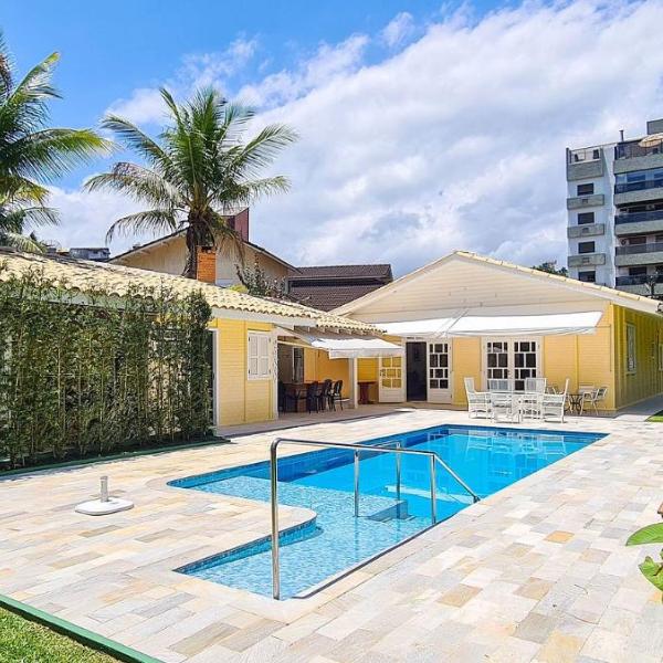 Casa com piscina perto da praia de Riviera