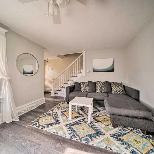 Historic Family Home 2 Mi to Lake Erie and Zoo!, hotel v destinaci Erie