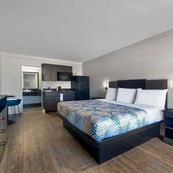 Studio 6-Denton, TX - UNT, hotel in Denton