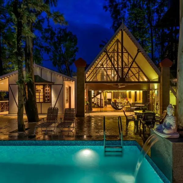 SaffronStays Tudor Rose, Panchgani - luxury chalet with beautiful valley views, hotel in Panchgani
