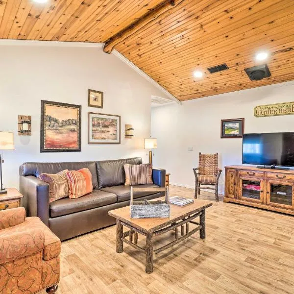 Relaxing Rural Harrison Home - 11 Mi to Town, hotel en Harrison