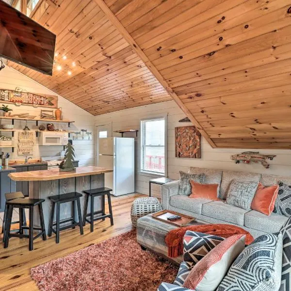 Cheery Pet-Friendly Studio with Shared Fire Pit, hotel in Mountain View