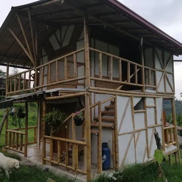 Cabaña independiente en Granja Agroecologica, hotel em Anolaima