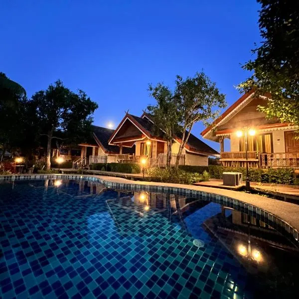 Siri Lagoona Resort, hotel in Nong Prue