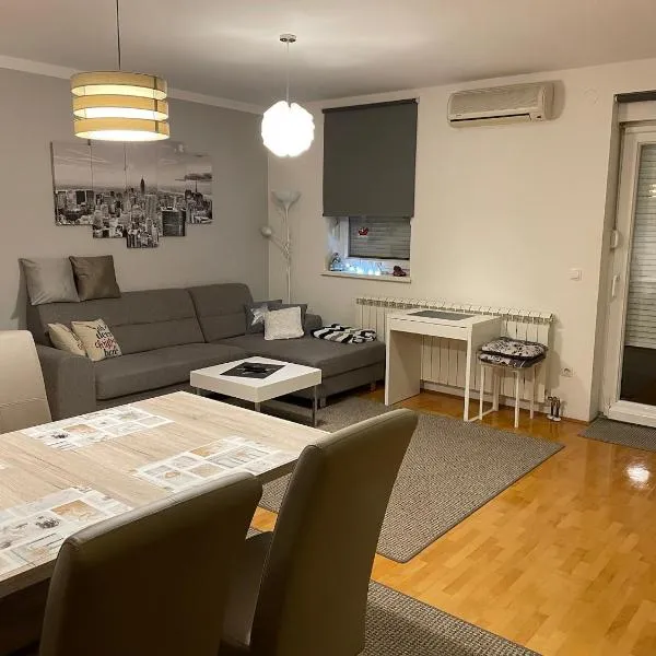 Apartman Luna near Zagreb Airport, hotel en Šiljakovina