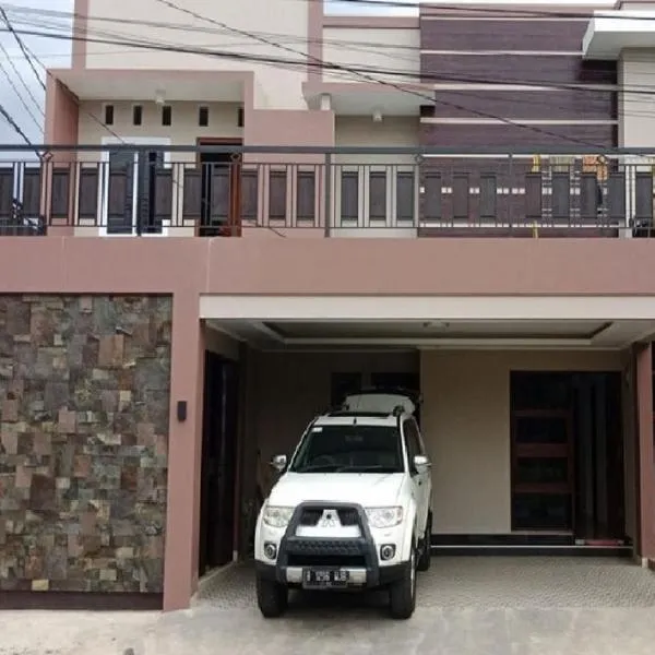 Guest House Omah Ningrat Bandung, hotel v destinaci Bandung