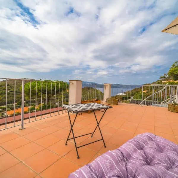 Appartamenti Rita sul Golfo dell'Innamorata - Goelba, hotel in Palazzo