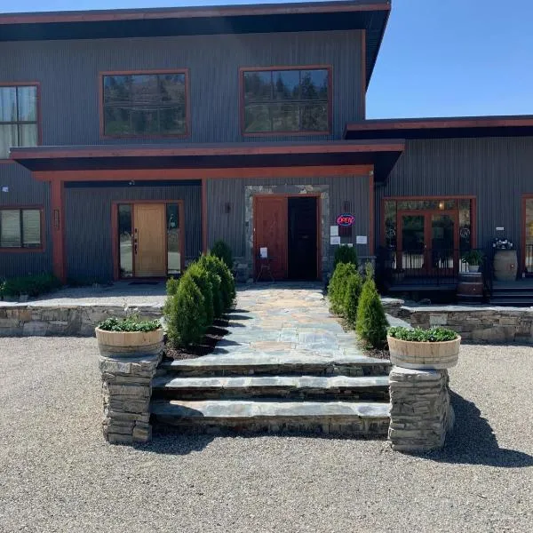 Wesbert Winery & Guest Suites, hotel v destinaci Penticton