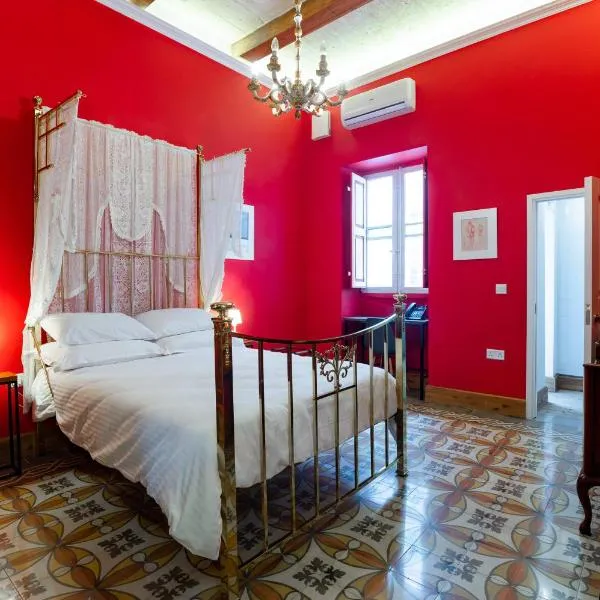 Monreal Boutique Townhouse - R024RM4, hotel en Paola