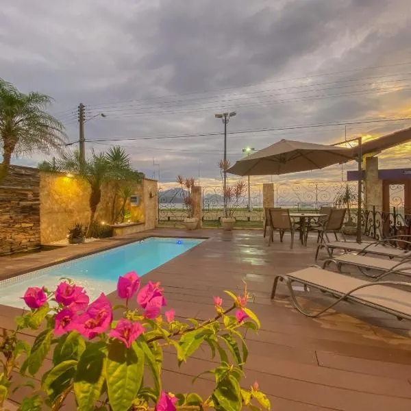 Casa Melville Hospedagem - Sua Casa de Alto Padrão no Coração de Ubatuba! – hotel w mieście Ubatuba