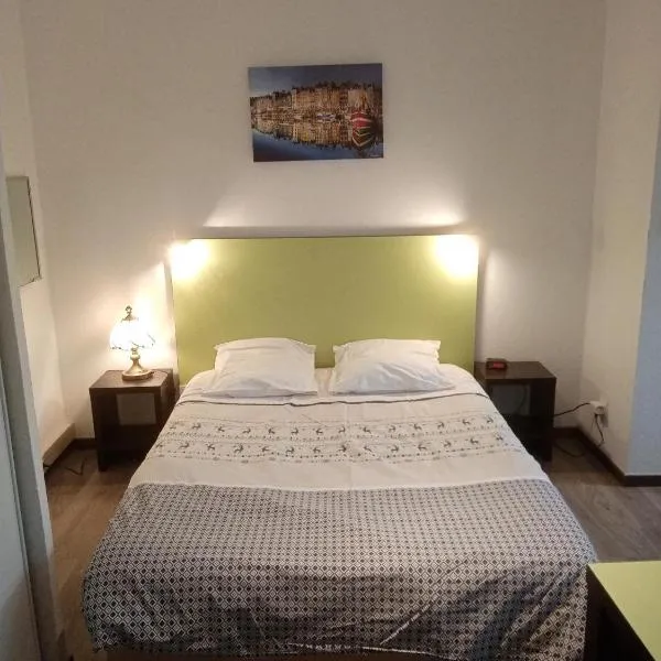 Entre le Pont 9 et l'Eveque , Les Hauts de Honfleur, Piscine, WIFI et Parking gratuits, hotell i Équemauville