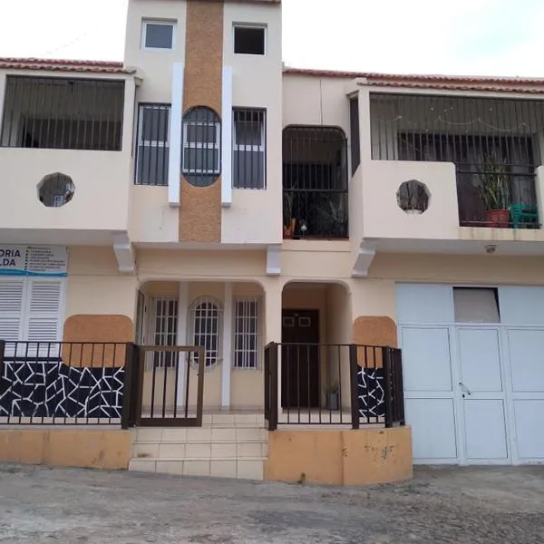 Pensão Domingas, hotel v destinaci São Filipe