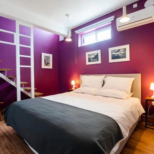Monreal Boutique Townhouse - R024RM6, hotel en Paola