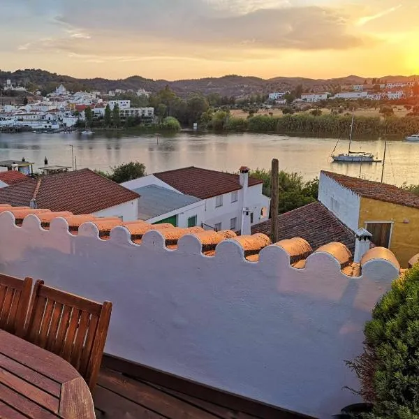 Casa rural La Rabá Terraza con increíbles vistas, hotel en Puerto de la Laja