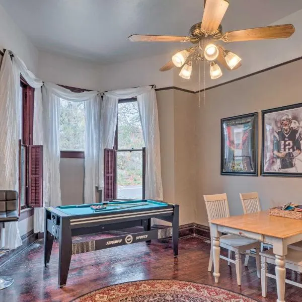 Pet-Friendly Shreveport Home about 1 Mile to Downtown!, hotel in Shreveport