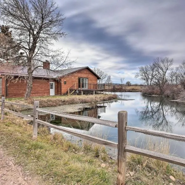 Family-Friendly Getaway on 12-Acre Trout Farm, hotel di Belle Fourche