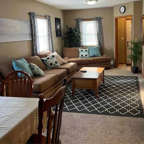 Close to Duluth! Centrally Located-Lake Superior Minutes Away!, hotel in Superior