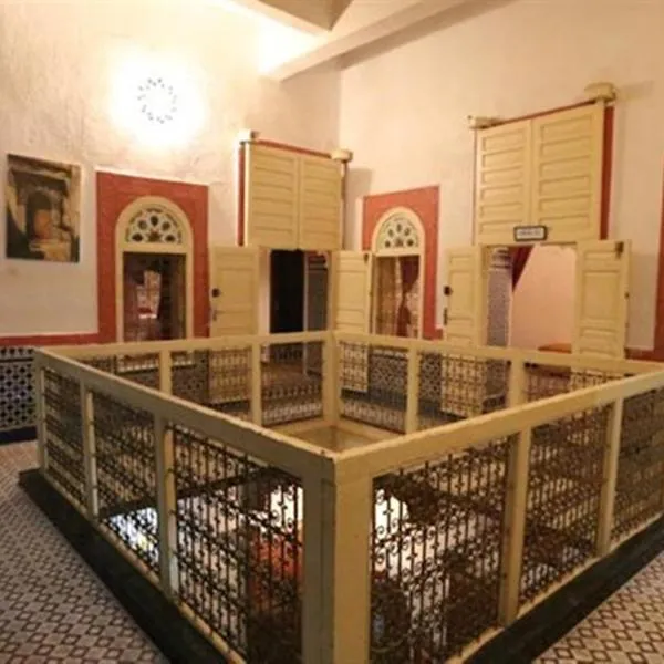 Riad Azrou, hotel en Aïn Leuh