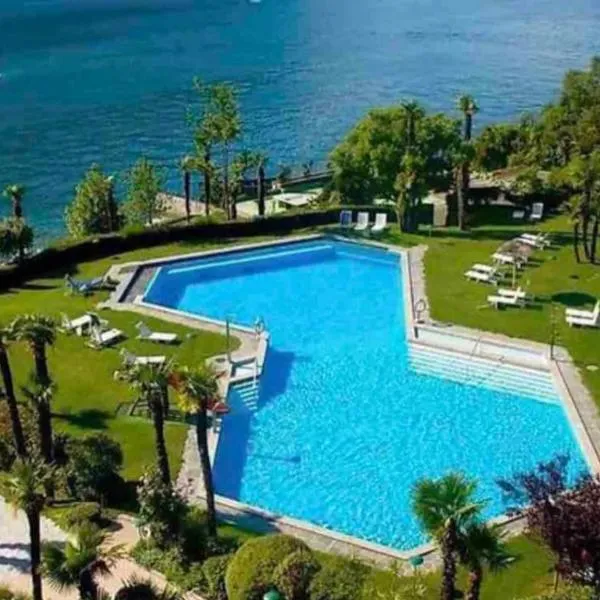 Holiday on The Lake Lugano 2、ビッソーネのホテル