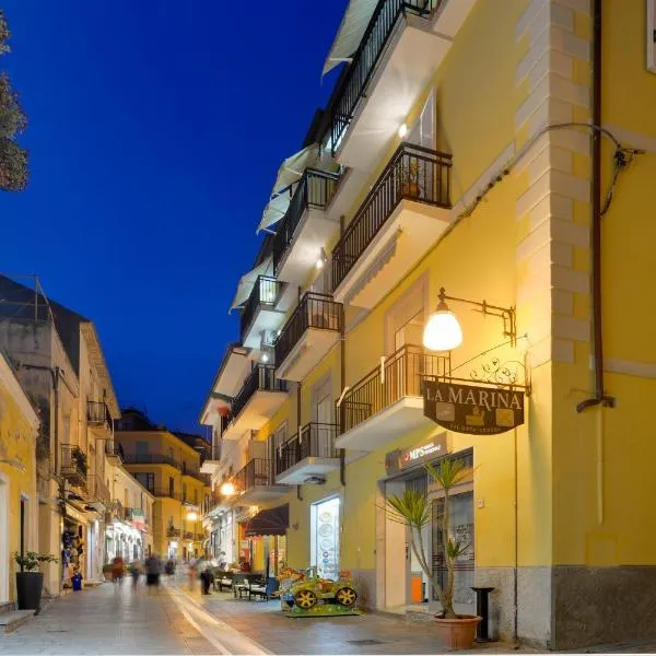Hotel La Marina, hotel Santa Maria di Castellabatéban