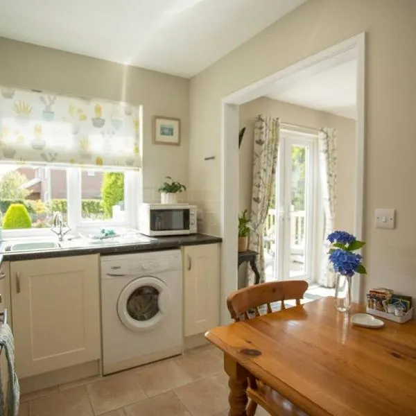 Pant-Y-Celyn Studio Apartment, hotel in Aberaeron