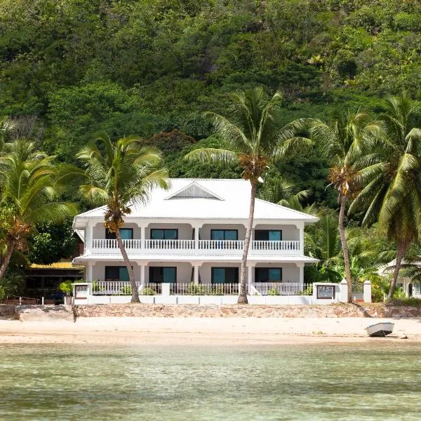 Villa Face Mer, hotel in Anse Volbert Village