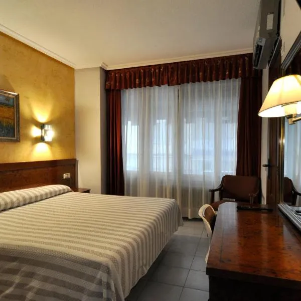 Hotel Aragón: Villanueva de Cañedo'da bir otel