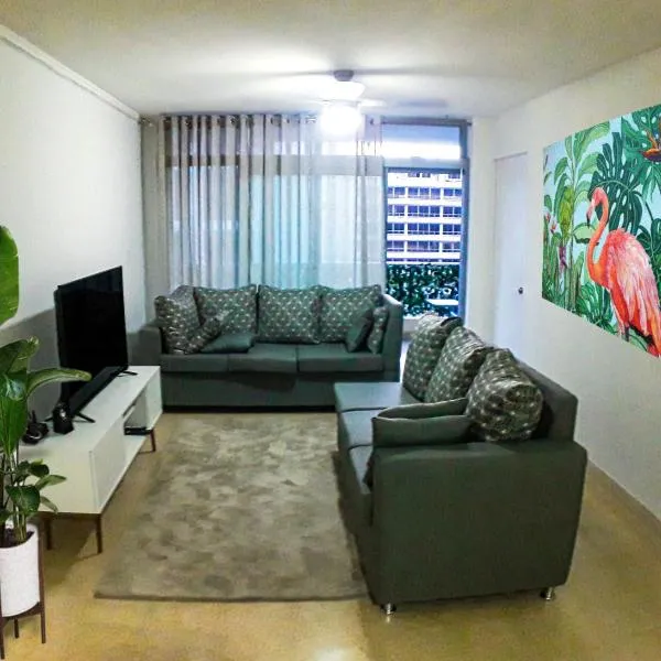 Habitaciones privadas en un departamento encantador, hotel in Panama City