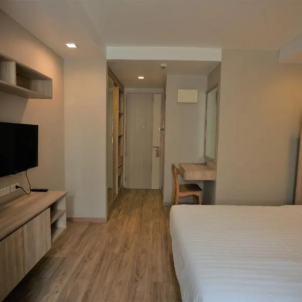 Baan Tanwa - MRT Ratchadapisek Exit 1 or 2, hotel en Bangkok