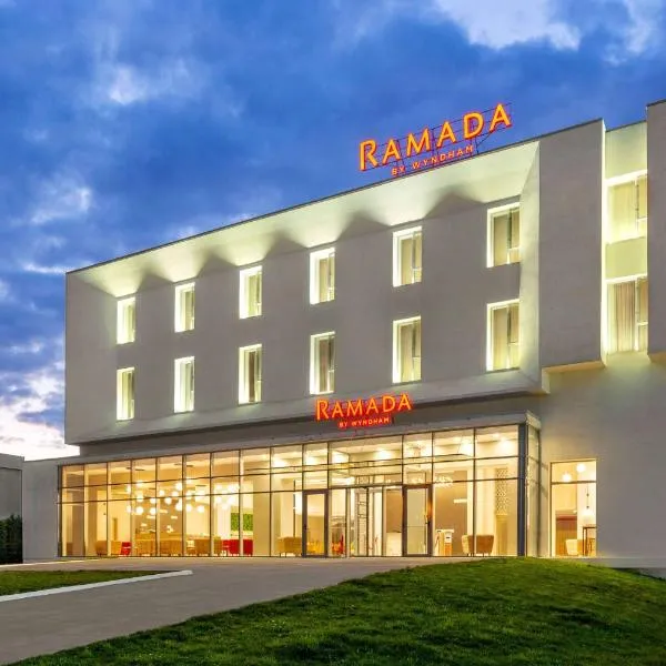 Ramada by Wyndham Targu Jiu، فندق في تارغو جيو