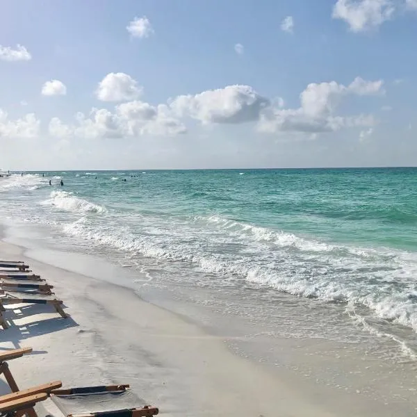 30A! Redfish Village Unit M2-424 is in the heart of it all!!, hotel in Santa Rosa Beach