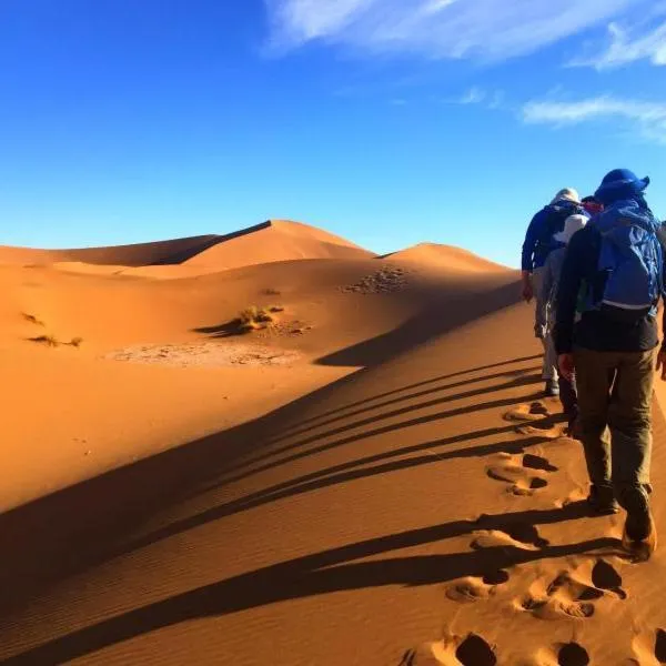 Sahara wild camping, hotel v destinaci Mhamid