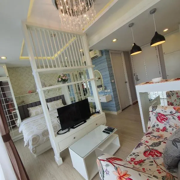 Love & Relax Balcony near WON Beach, hotel di Ban Bang Saen