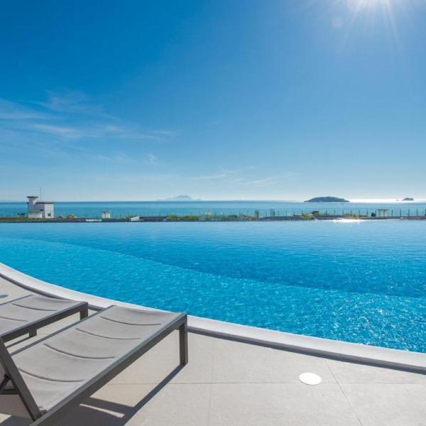Apartamento maravilhoso com piscina e vista mar Mirante Home Club