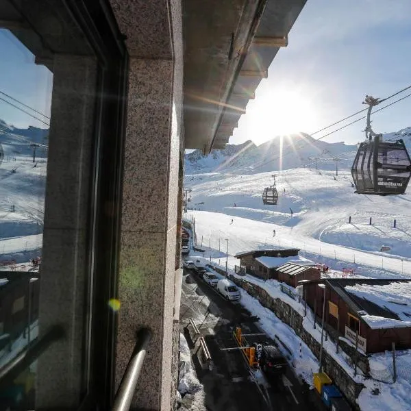 Superbe appartement 170m2 pied des pistes de ski., hotel in Pas de la Casa
