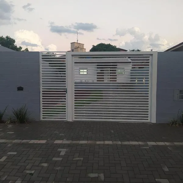 Trentino 66 - Hospedagem em Ijuí, casa agradável com estacionamento, hotel v destinaci Ijuí