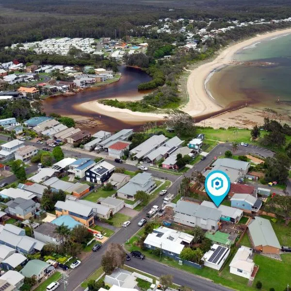 Sandy Feet Retreat I Pet Friendly I 1 Min Walk to Beach, hotel in Currarong