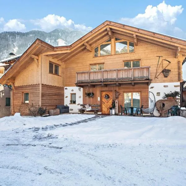 Chalet Osmar Suite 2, hotel v Campitello di Fassa