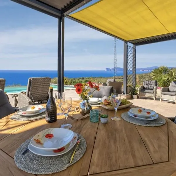 Luxury Sunshine Villa in Alghero with pool and sea view，位于阿尔盖罗的酒店
