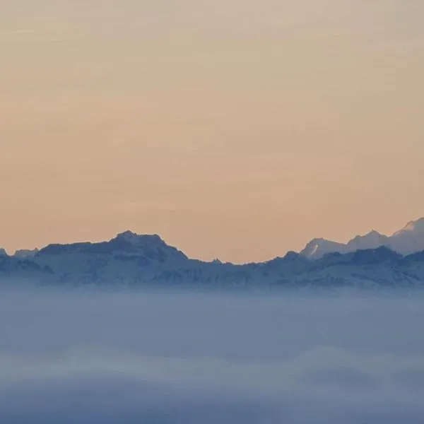 Viesnīca Mont Blanc Chalet pilsētā Fleurier