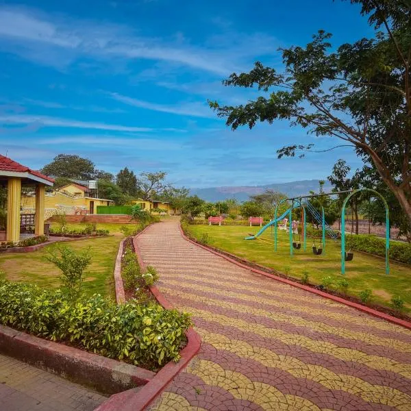 Farm Villa by 23 Villastay - 6BHK Private Pool & Garden – hotel w mieście Lonavla