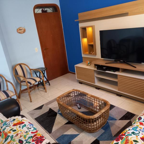 Apto 6 pessoas - Ar e Wi-Fi - praia da Enseada - Guarujá