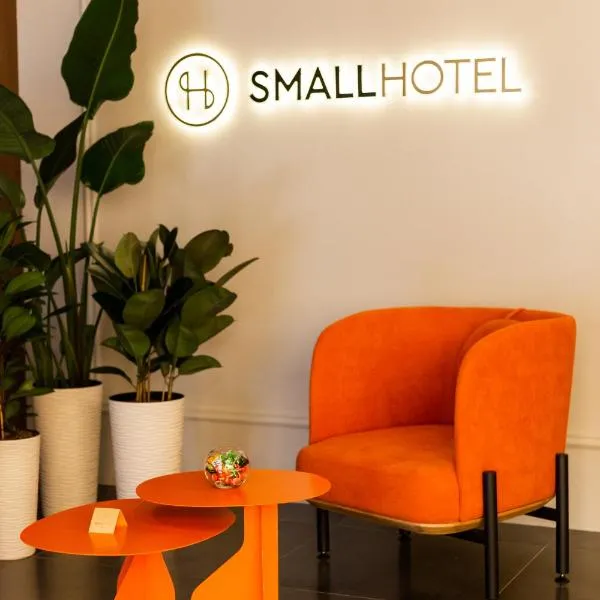 SMALL HOTEL, готель у місті Бохоники