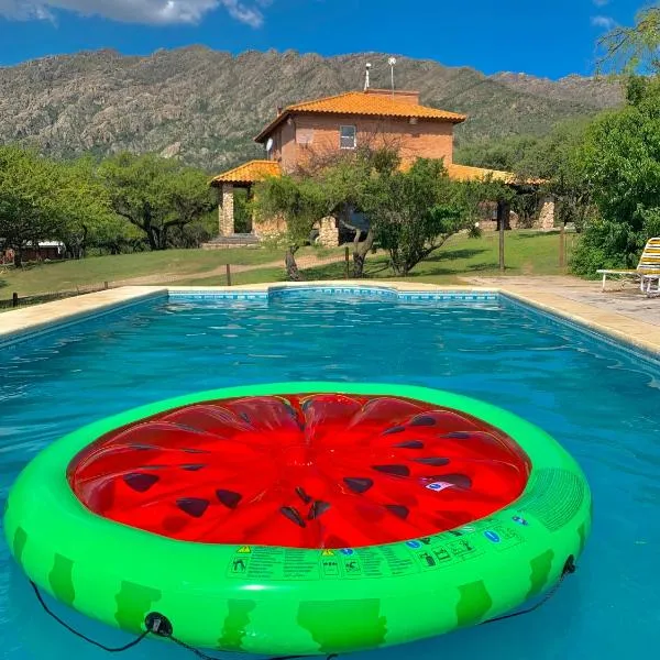 Cabañas San Miguel, hotel di Cortaderas