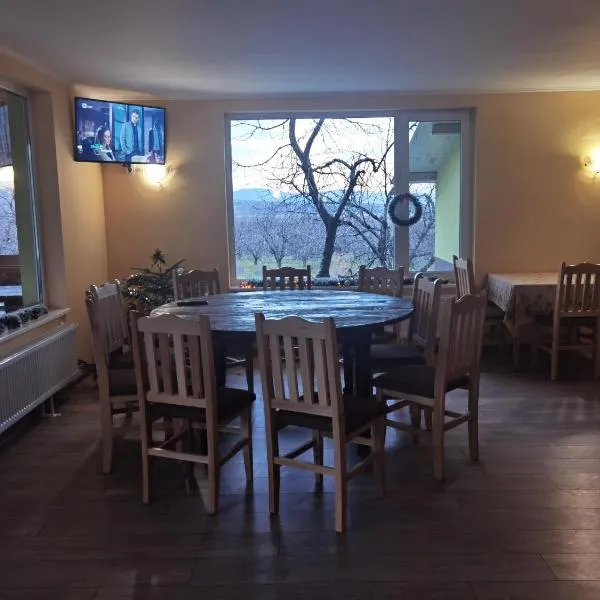 Винарна-Славовица, hotel Kalugerovo városában