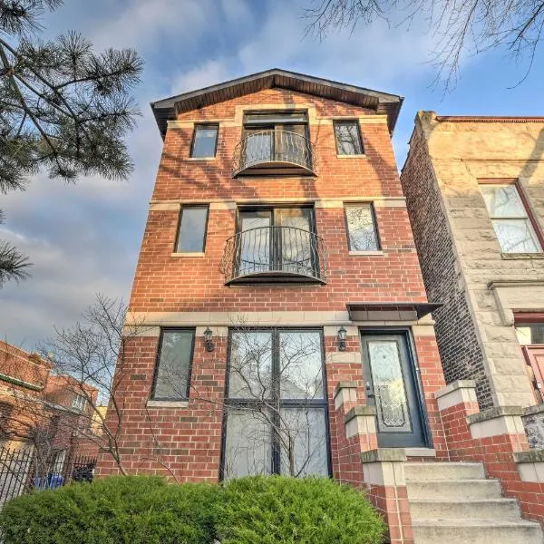 Chicago Condo w/ Balcony: Walk to CTA Stations!, hotel em Chicago