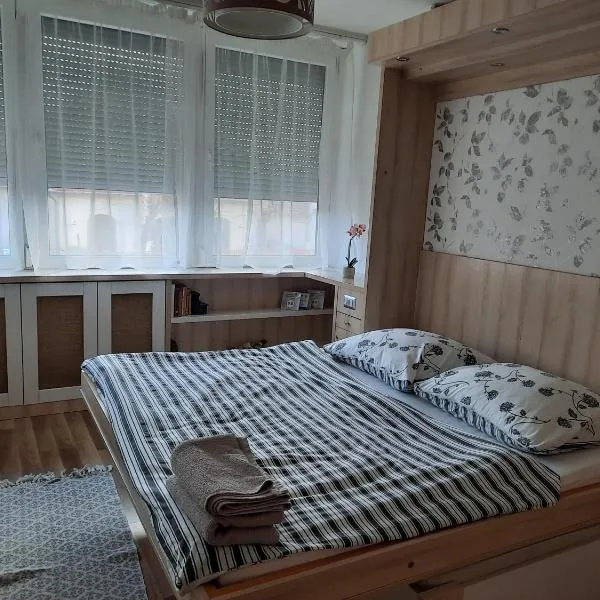 Mikes Apartman, хотел в Сексард