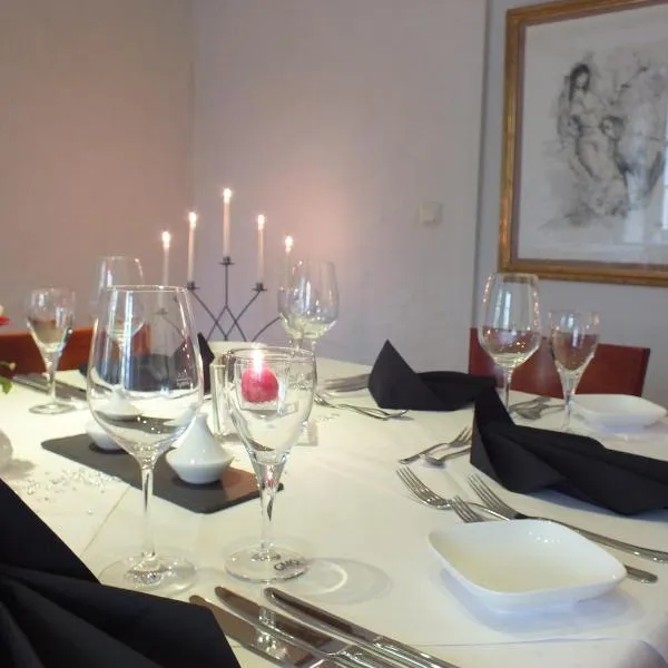 Rezas Restaurant Gästehaus, hotel v destinaci Oberbillig